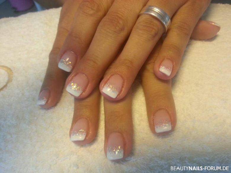 French Manicure Bilder - 400+ Nagel Ideen - 2021